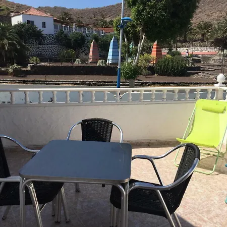 La Palmera1 Casa Al Primer Piso Con 2 - Two Bedroom House On The First Floor --- La Palmera 2 Casa En Planta Baja Con 1 Dormitorio, One Bedroom House On The Ground Floor * أَغايتي