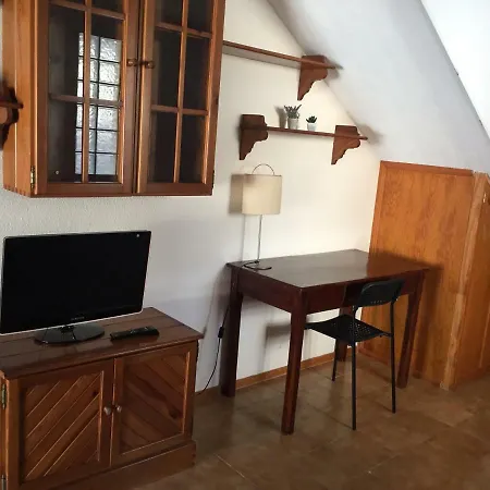 La Palmera1 Casa Al Primer Piso Con 2 - Two Bedroom House On The First Floor --- La Palmera 2 Casa En Planta Baja Con 1 Dormitorio, One Bedroom House On The Ground Floor أَغايتي