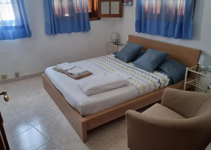 La Palmera1 Casa Al Primer Piso Con 2 - Two Bedroom House On The First Floor --- La Palmera 2 Casa En Planta Baja Con 1 Dormitorio, One Bedroom House On The Ground Floor Hébergement de vacances *