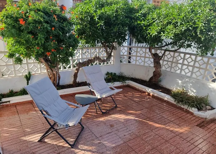 La Palmera1 Casa Al Primer Piso Con 2 - Two Bedroom House On The First Floor --- La Palmera 2 Casa En Planta Baja Con 1 Dormitorio, One Bedroom House On The Ground Floor