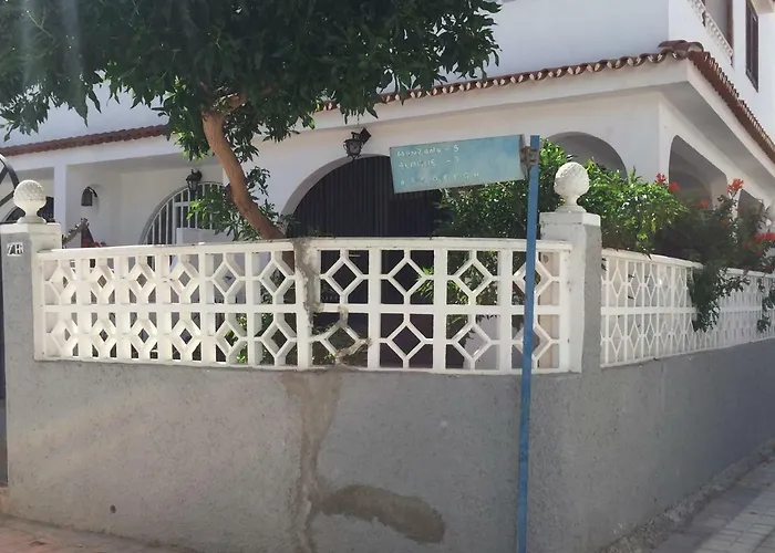 La Palmera1 Casa Al Primer Piso Con 2 - Two Bedroom House On The First Floor --- La Palmera 2 Casa En Planta Baja Con 1 Dormitorio, One Bedroom House On The Ground Floor * Agaete (Gran Canaria)
