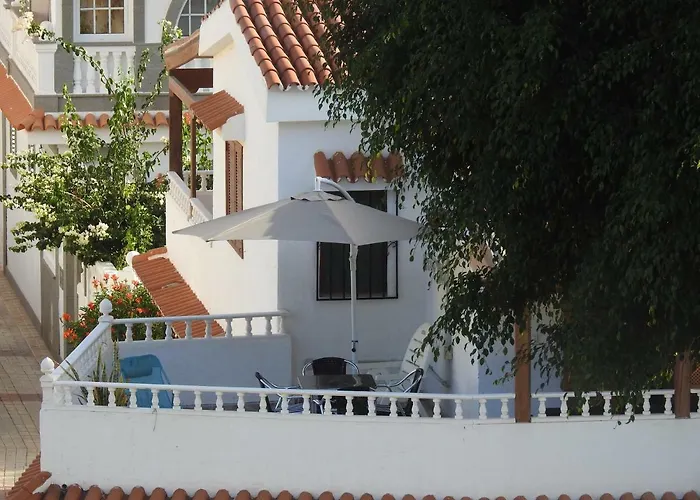 La Palmera1 Casa Al Primer Piso Con 2 - Two Bedroom House On The First Floor --- La Palmera 2 Casa En Planta Baja Con 1 Dormitorio, One Bedroom House On The Ground Floor